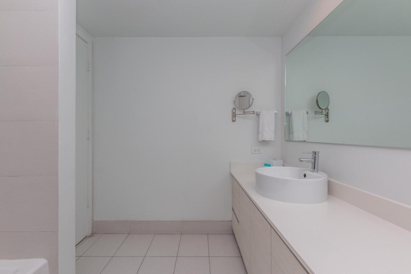 Modern One Bedroom Rental At Beach Walk Resort Miami 18Th Floor Hallandale Beach Exterior photo
